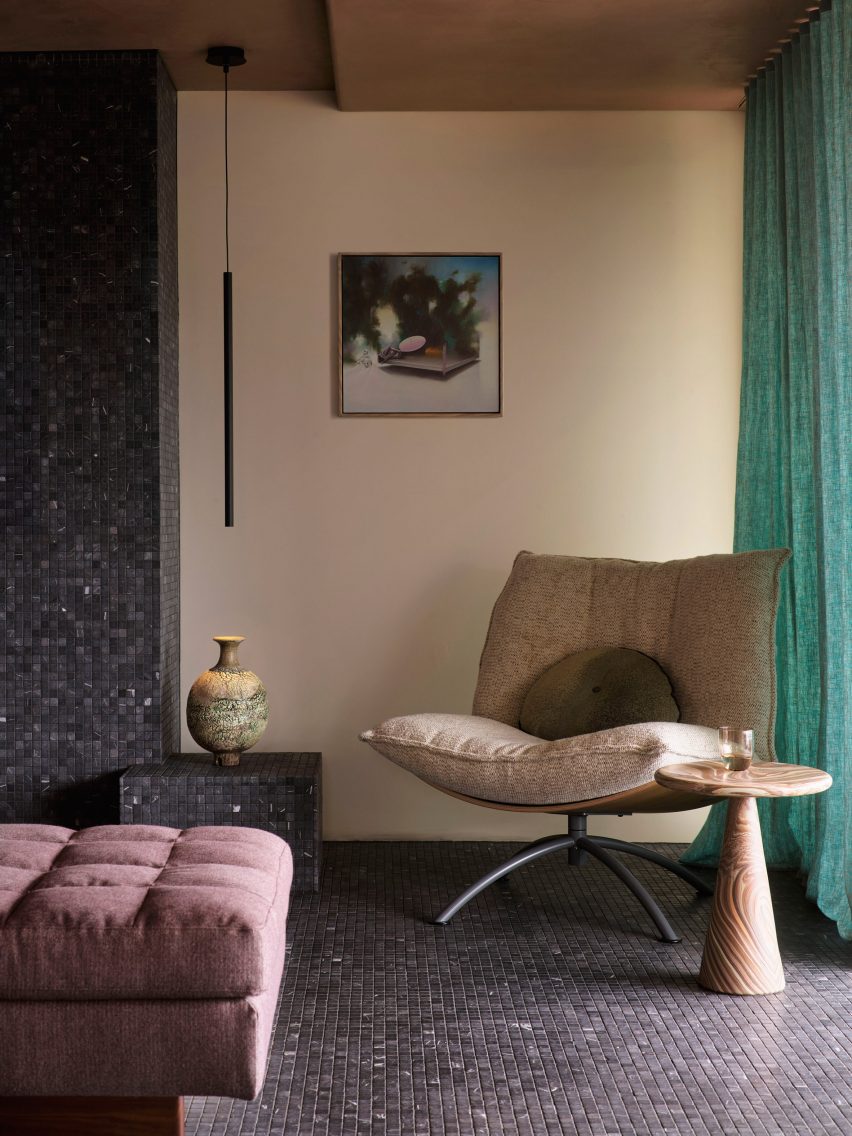 Living room interior of Black Diamond house by YSG