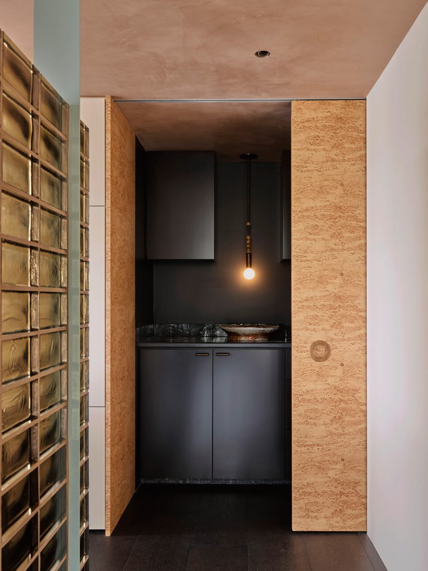 Kitchen interior of Black Diamond house by YSG