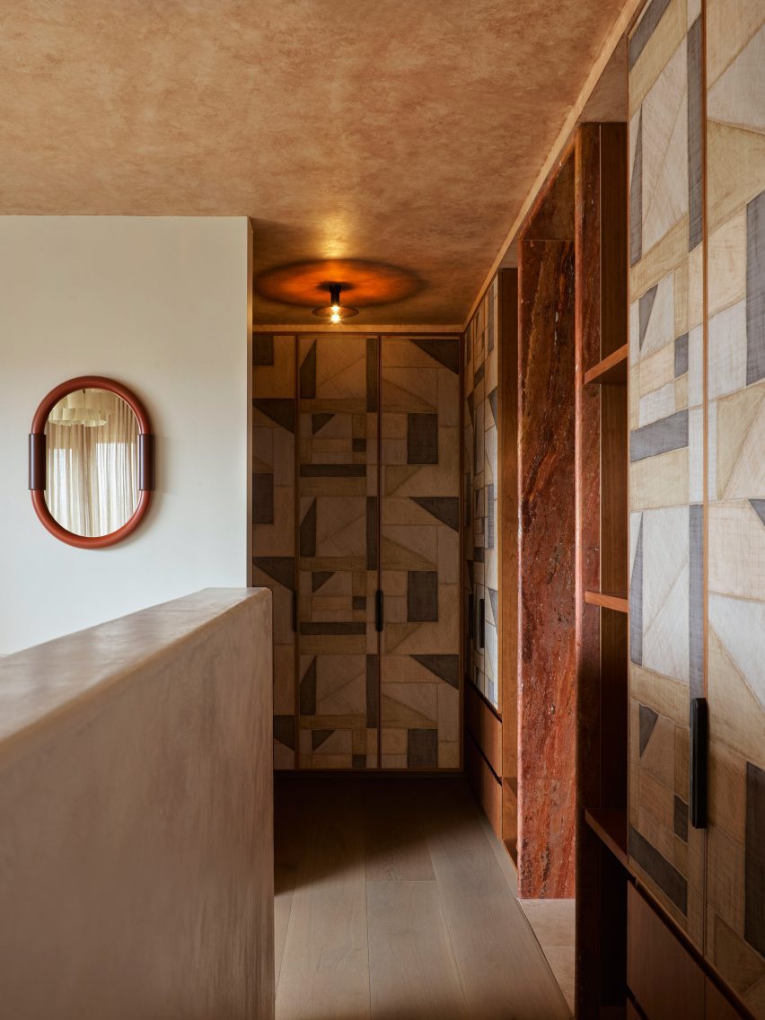 Interior of Black Diamond house by YSG