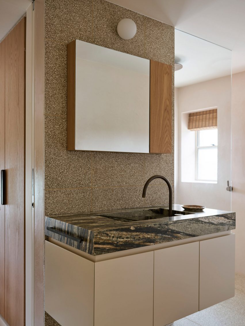 Bathroom interior of Black Diamond house by YSG