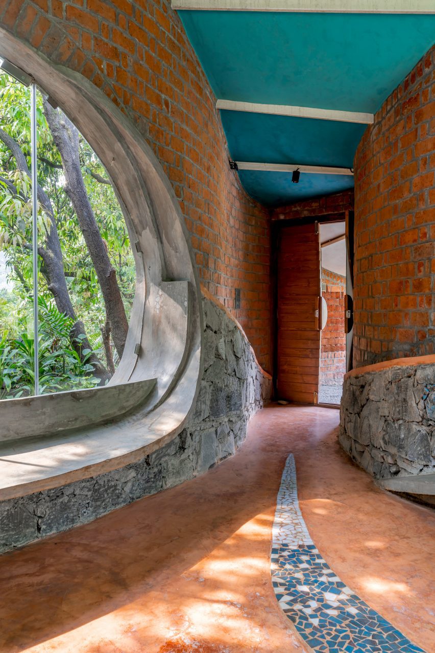Blurring Boundaries designs brick home nestled in Indian forest