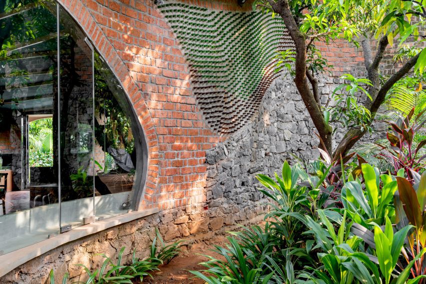 Blurring Boundaries designs brick home nestled in Indian forest