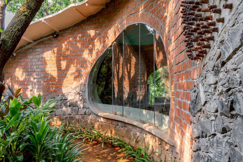 Blurring Boundaries designs brick home nestled in Indian forest