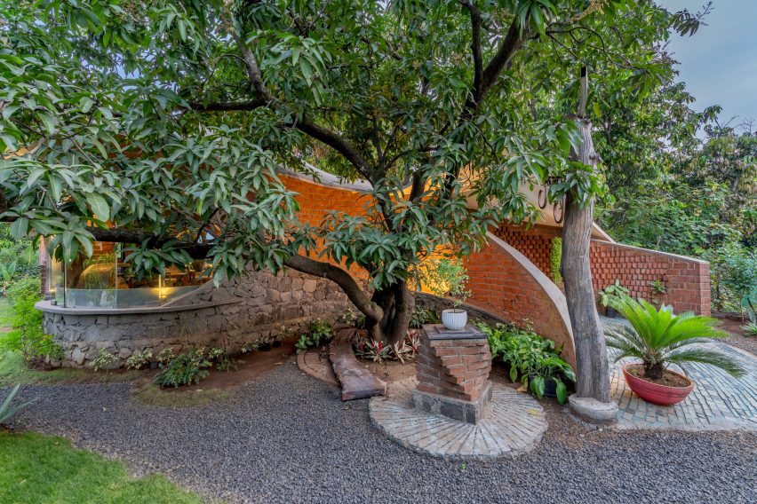Blurring Boundaries designs brick home nestled in Indian forest