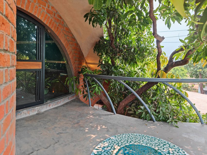 Blurring Boundaries designs brick home nestled in Indian forest