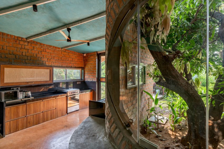 Blurring Boundaries designs brick home nestled in Indian forest