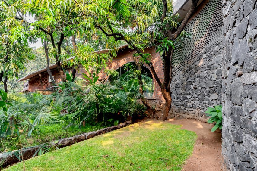 Blurring Boundaries designs brick home nestled in Indian forest