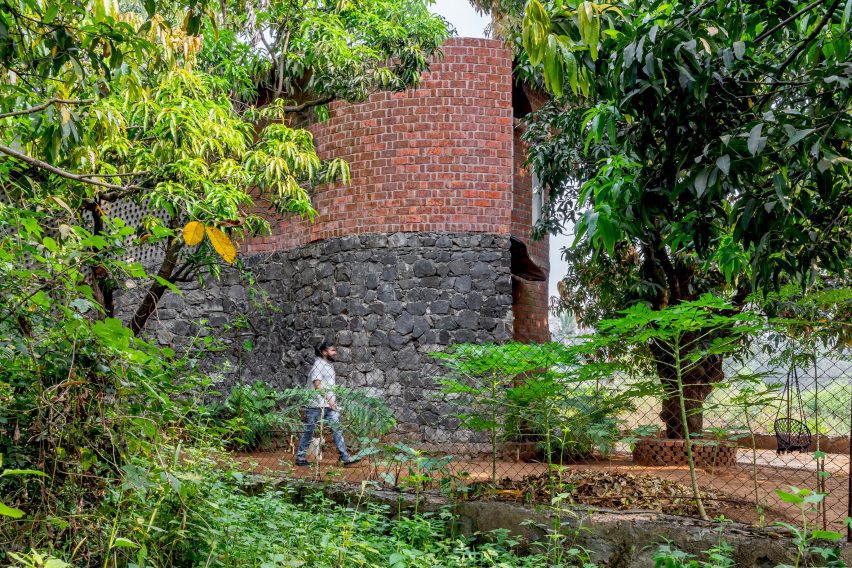 Blurring Boundaries designs brick home nestled in Indian forest