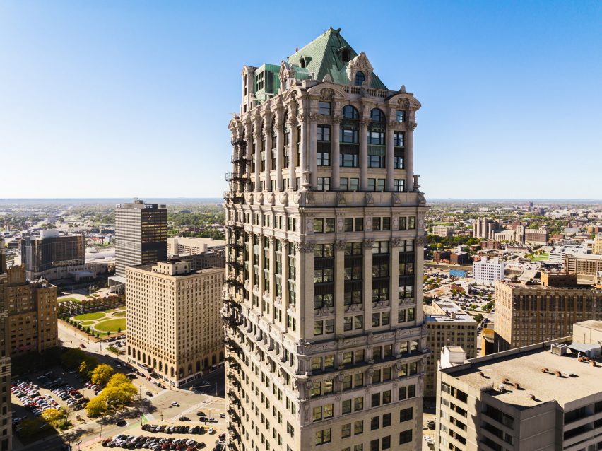 Book hotel restoration