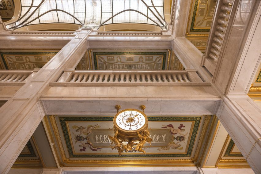Book hotel restoration