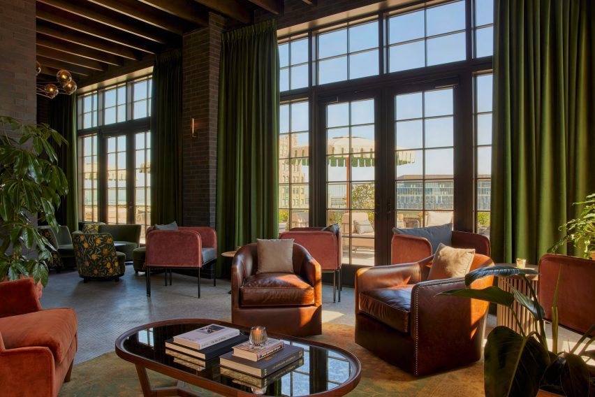 Book hotel restoration