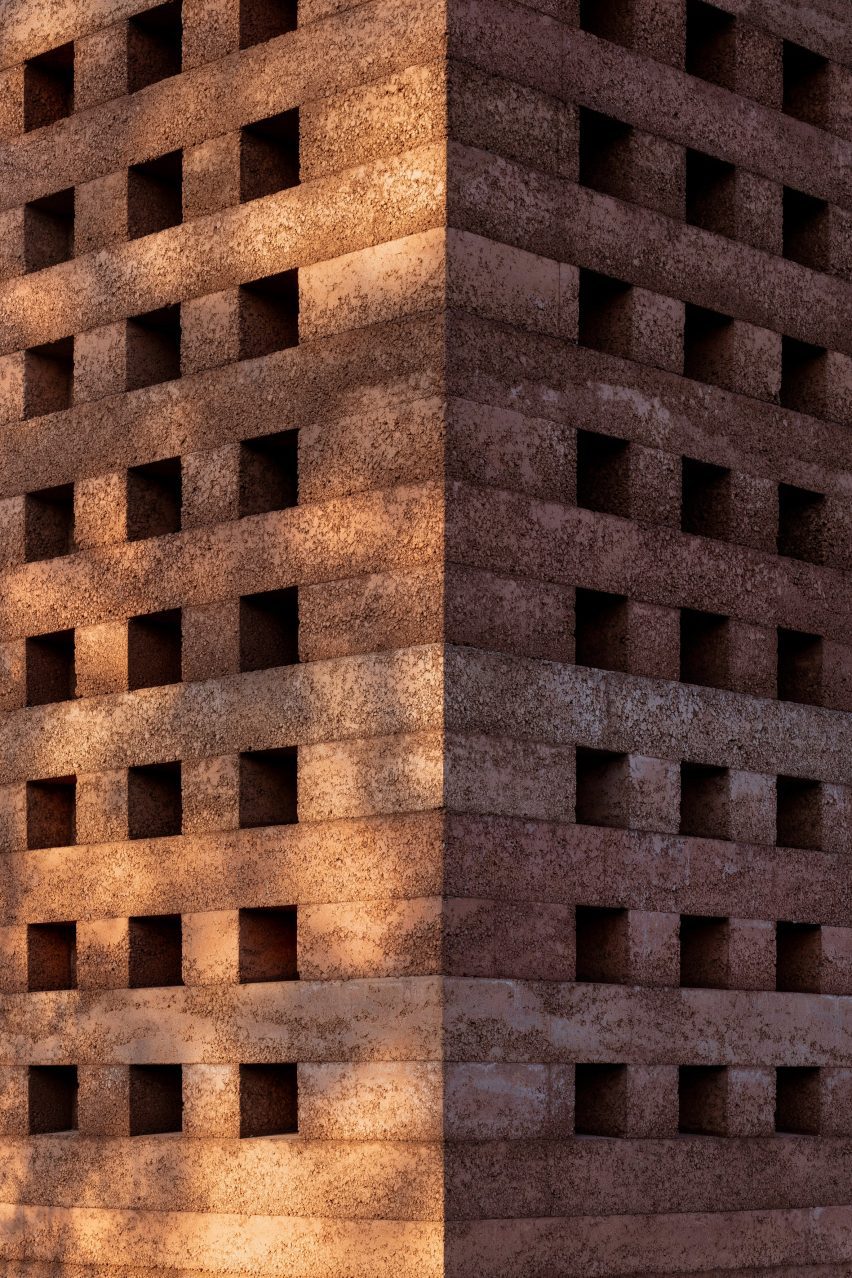 Mono Architekten top carpark with public park in Germany