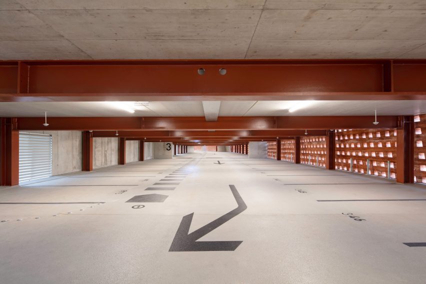 Mono Architekten top carpark with public park in Germany