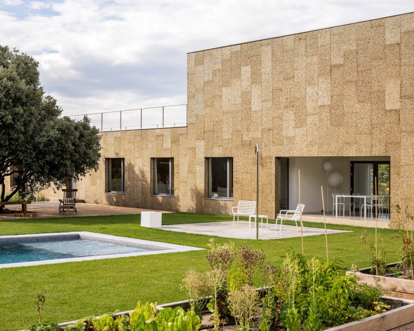Casa Eñe by Estudio Albar in Spain