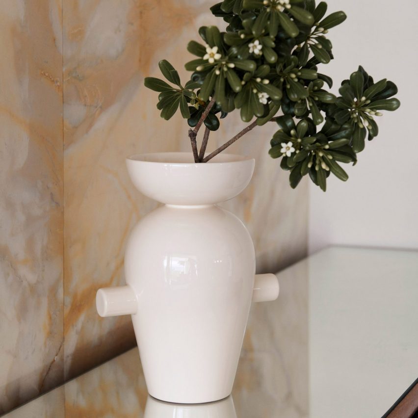Memento vase by Jaime Hayon