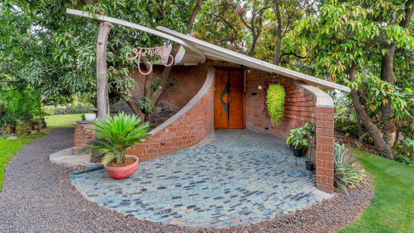 Blurring Boundaries designs brick home nestled in Indian forest