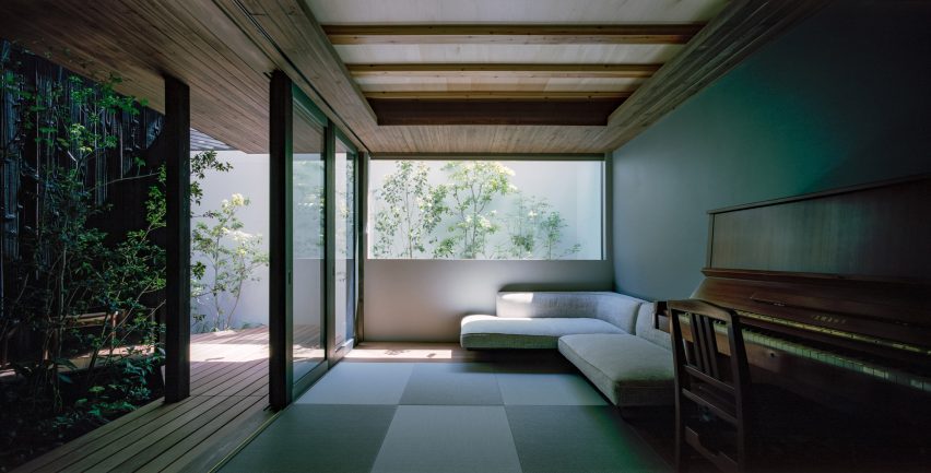 House in Fujiidera by Fujiwaramuro Architects