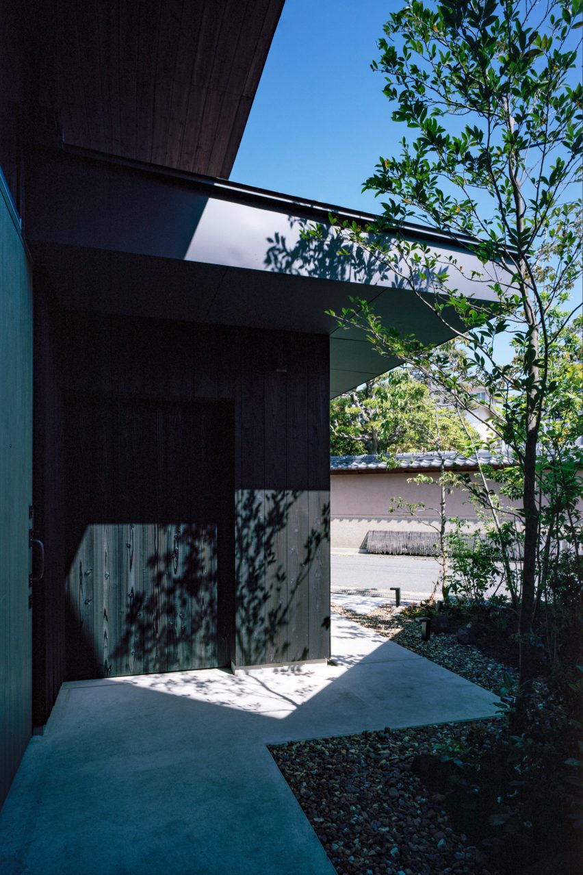 House in Fujiidera by Fujiwaramuro Architects