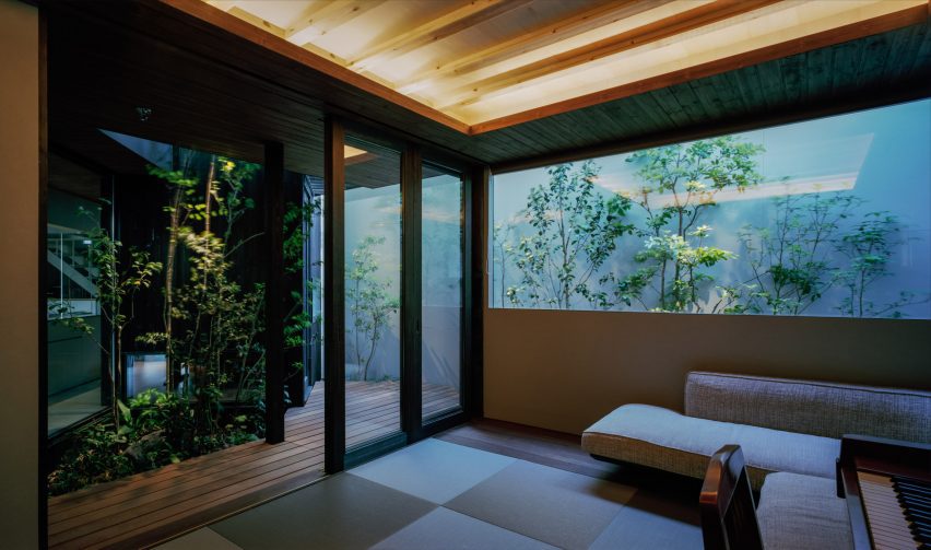 House in Fujiidera by Fujiwaramuro Architects