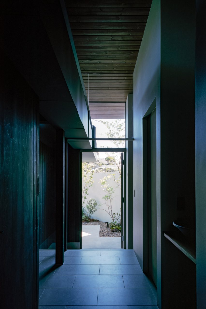 House in Fujiidera by Fujiwaramuro Architects