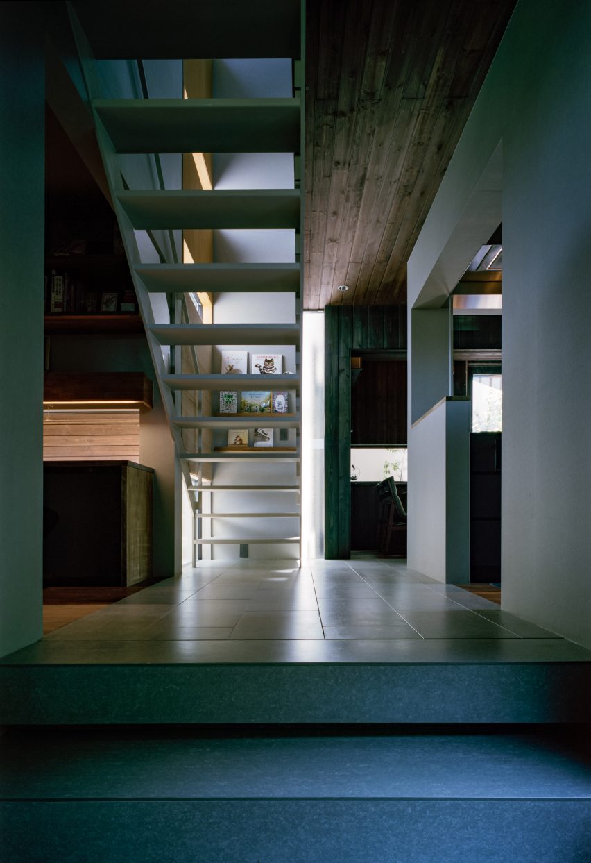 House in Fujiidera by Fujiwaramuro Architects