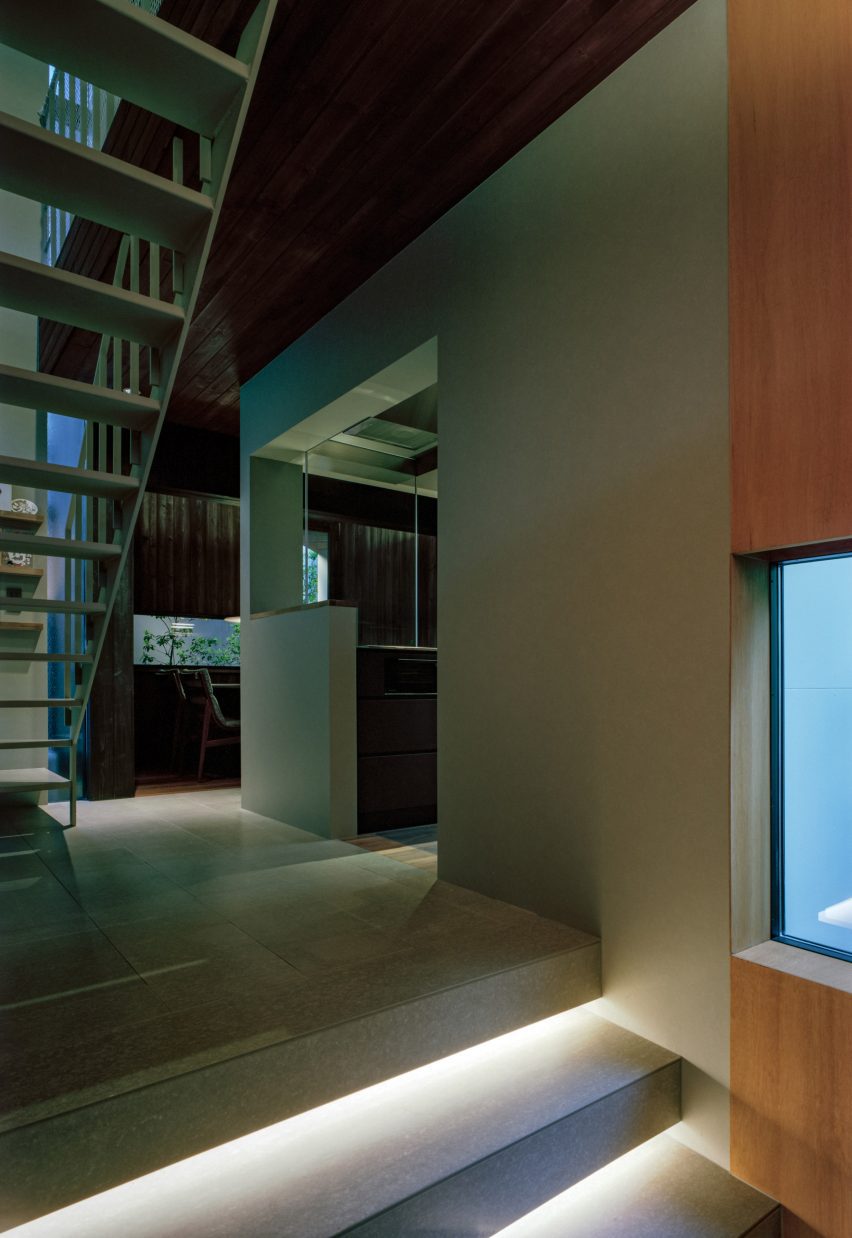 House in Fujiidera by Fujiwaramuro Architects