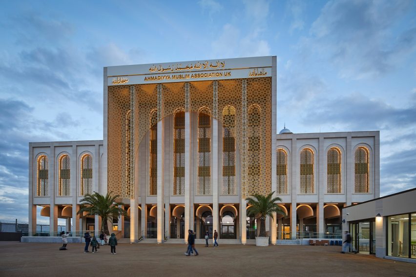 John McAslan remodel community facility for the Baitul Futuh Mosque complex