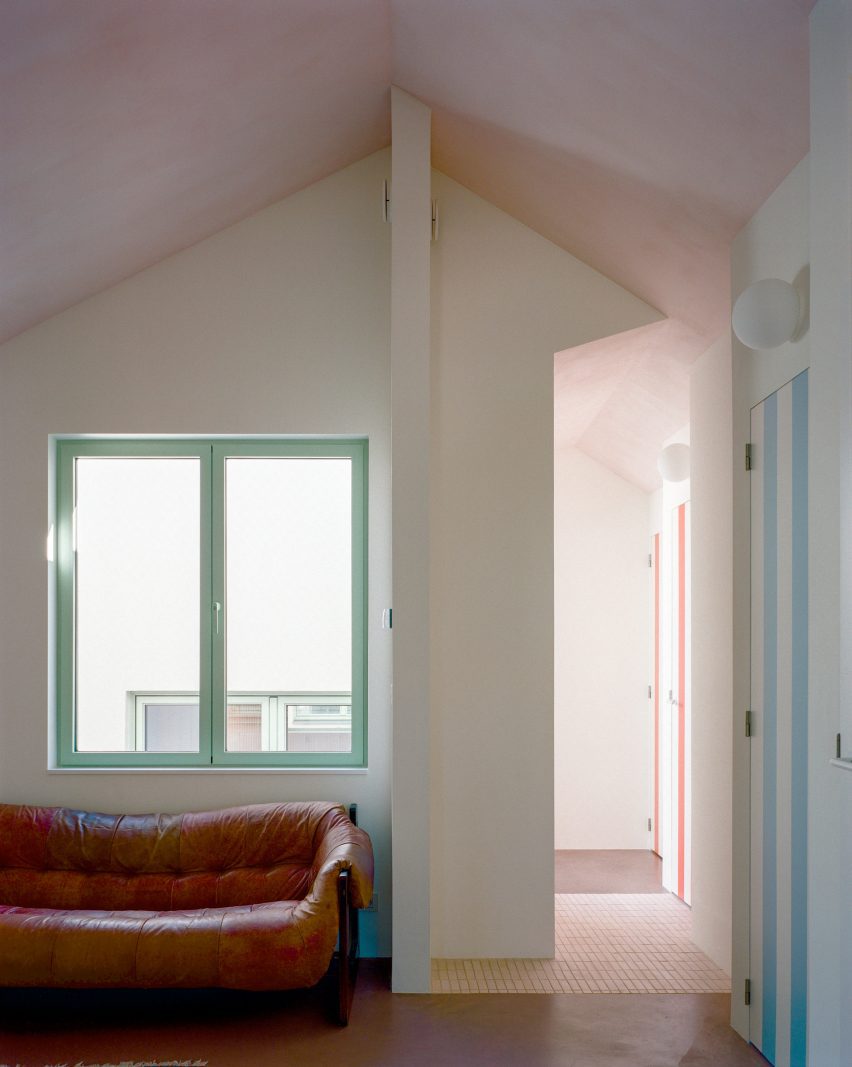Dailly warehouse home by Mamout in Belgium