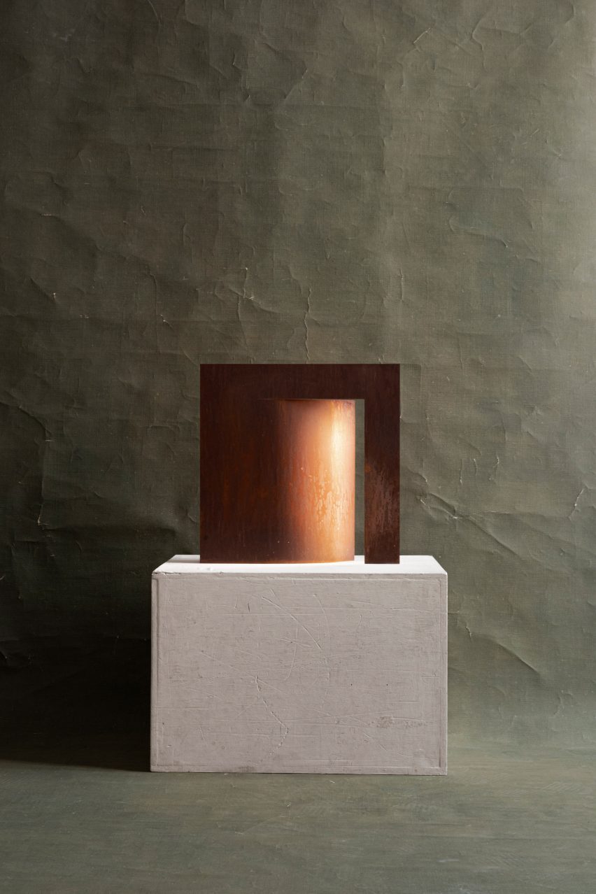 Manu Bañó designs lamp using a sheet of oxidised steel