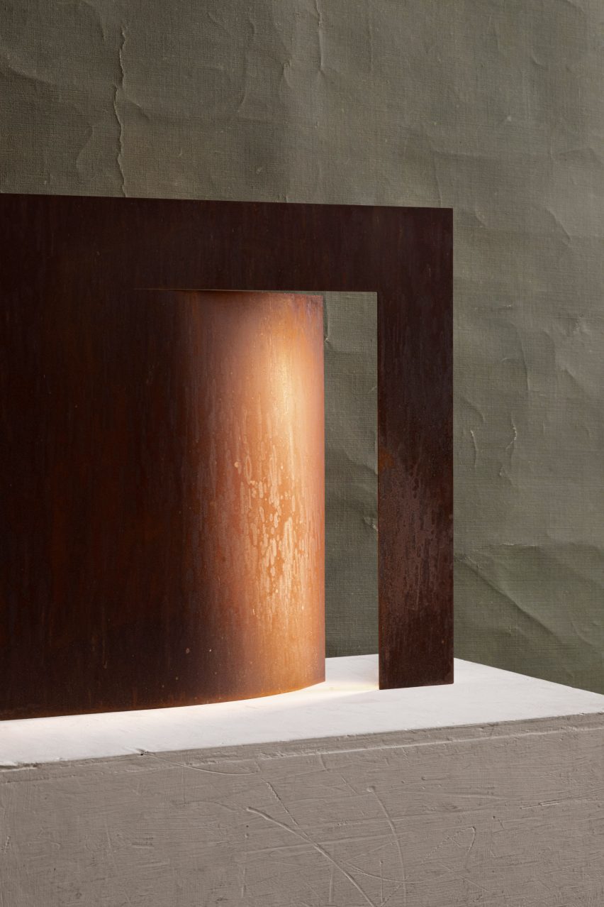 Manu Bañó designs lamp using a sheet of oxidised steel
