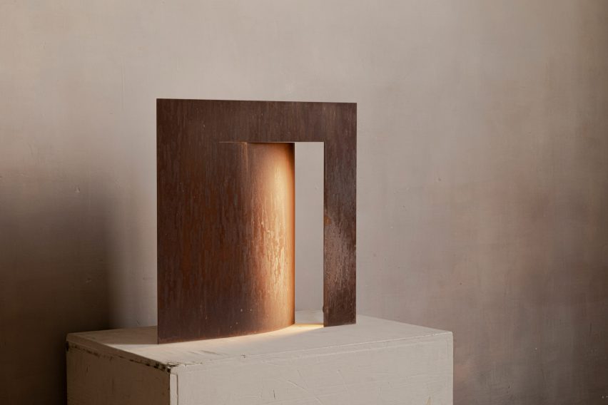 Manu Bañó designs lamp using a sheet of oxidised steel