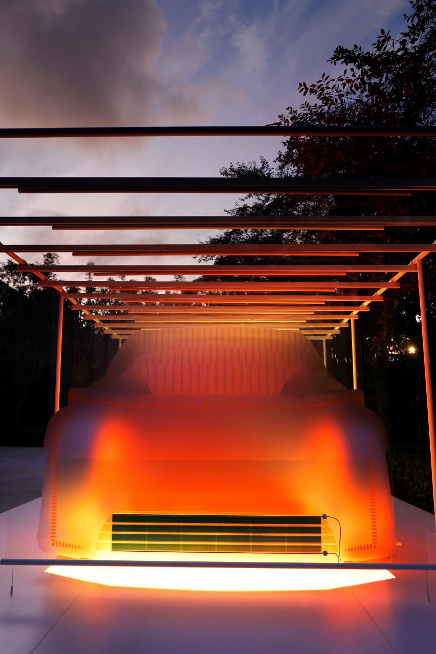 Illuminated sculpture