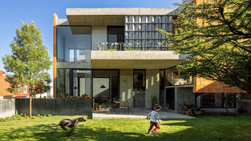 Tomm House by Mauricio Alonso