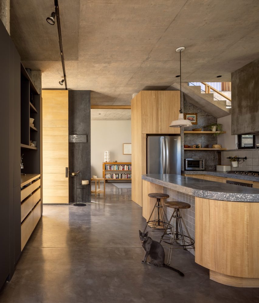 Tomm House by Mauricio Alonso