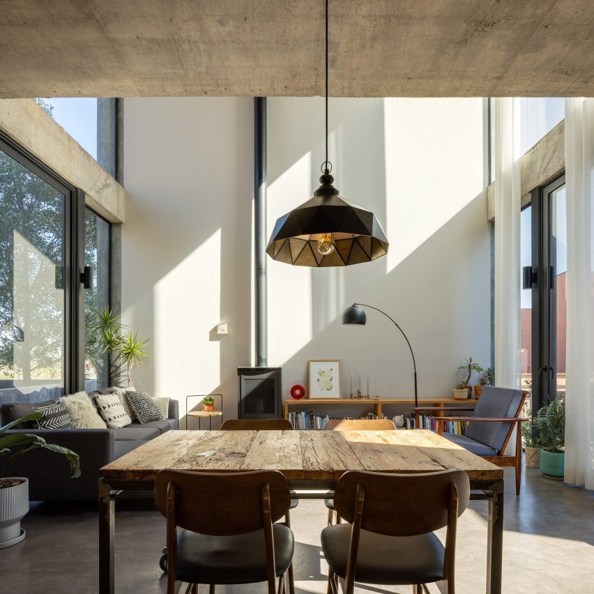 Tomm House by Mauricio Alonso