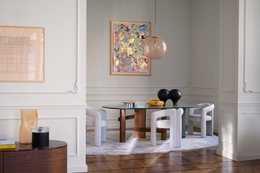 Urquiola's Dudet armchair and Sengu Table
