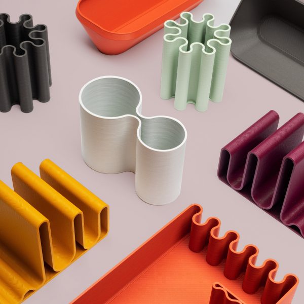 Items from the bFRIENDS collection of 3D-printed desk accessories