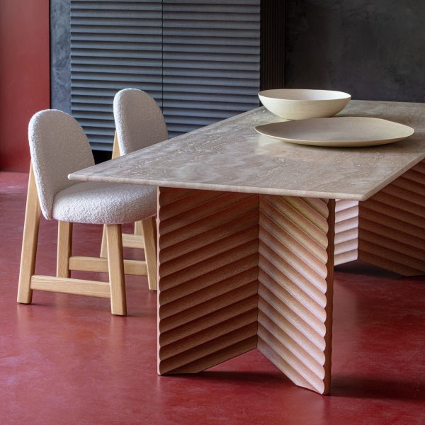 Rows table by Moroso