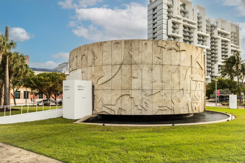 Collins beach rotunda