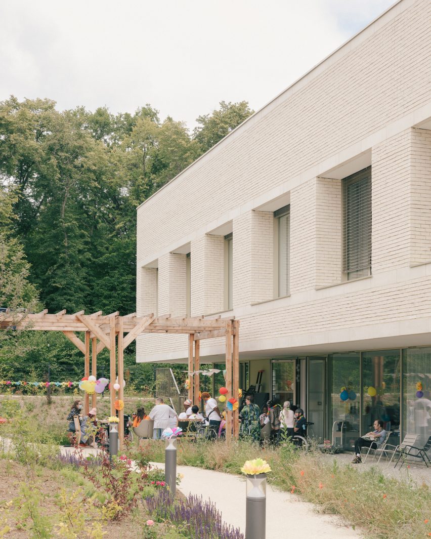 EAM Assisted Living Facility in Paris by Vallet de Martinis Architectes