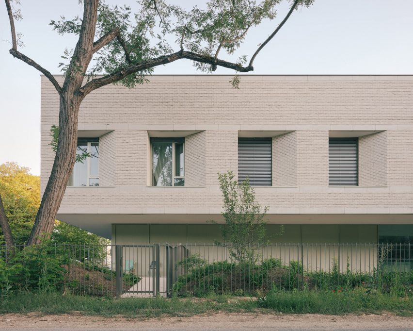 EAM Assisted Living Facility in Paris by Vallet de Martinis Architectes