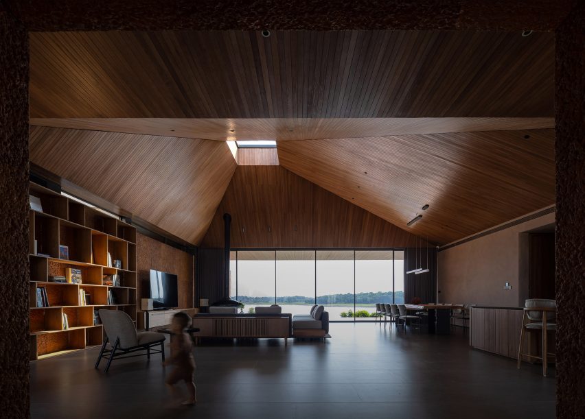 SuoiHai Villa in rural Vietnam by APDI Architects