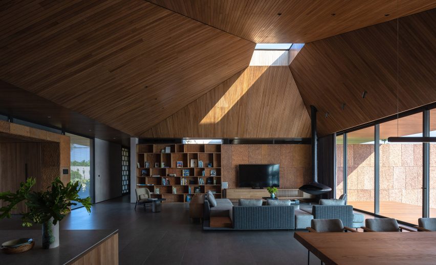 SuoiHai Villa in rural Vietnam by APDI Architects