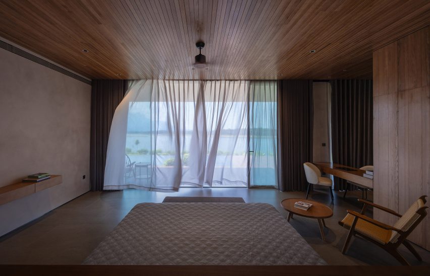 SuoiHai Villa in rural Vietnam by APDI Architects
