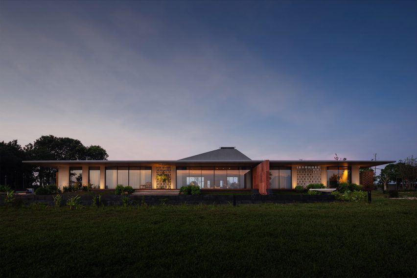 SuoiHai Villa in rural Vietnam by APDI Architects