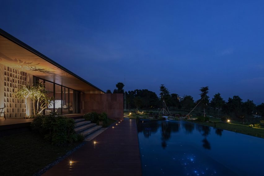 SuoiHai Villa in rural Vietnam by APDI Architects