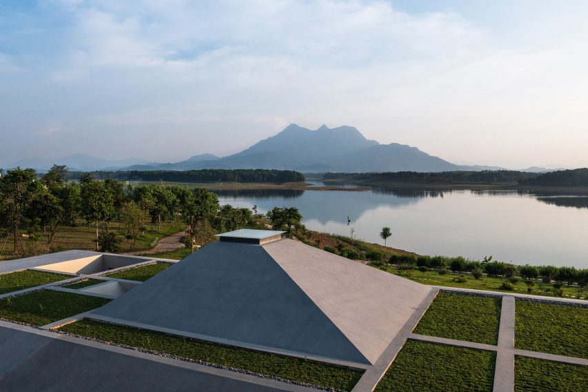 SuoiHai Villa in rural Vietnam by APDI Architects