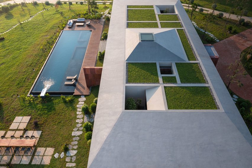 SuoiHai Villa in rural Vietnam by APDI Architects
