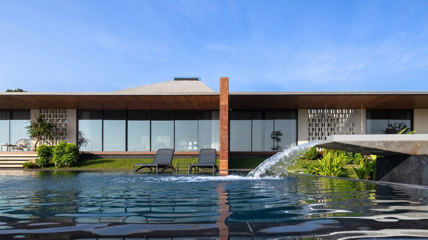 SuoiHai Villa in rural Vietnam by APDI Architects