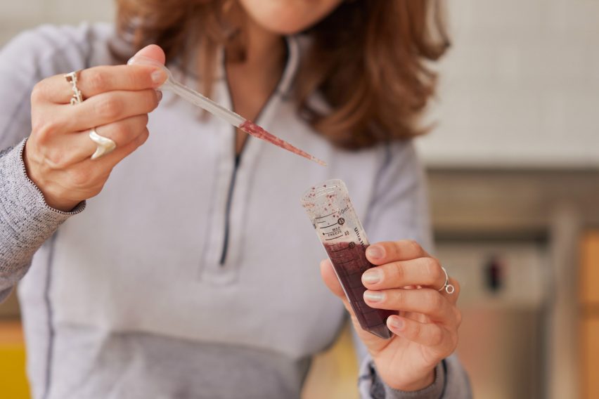 Indicator dye to detect ammonia